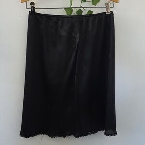 Vintage Maidenform Black Half Slip Lace Accent And Trim